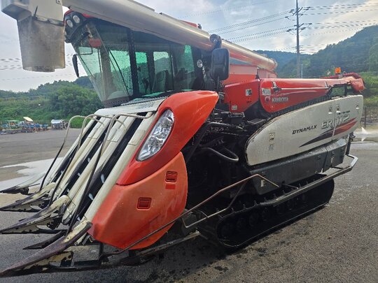 Kubota Combine Harvester ER112 (6Rows)