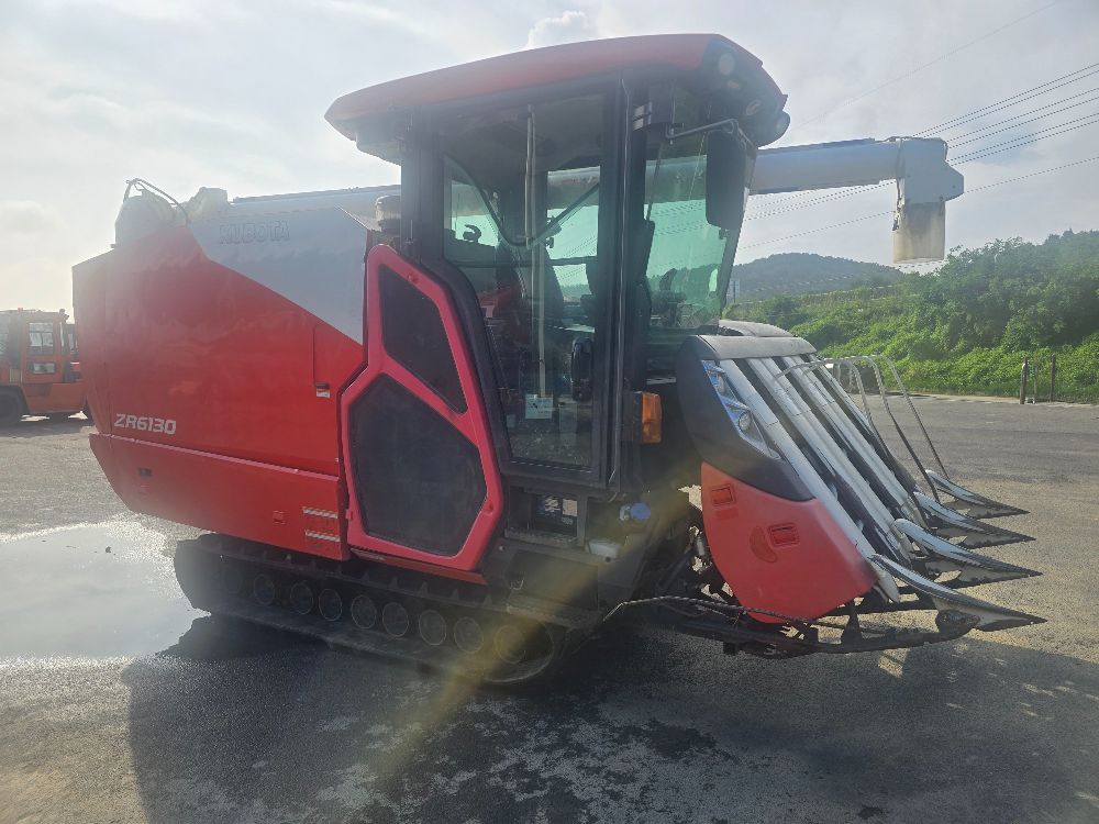 Kubota Combine Harvester ZR6130 (6Rows) 뒤우측면