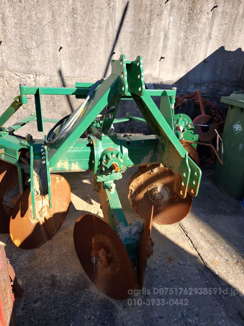 위캔 쟁기 원판8련 뒤우측면