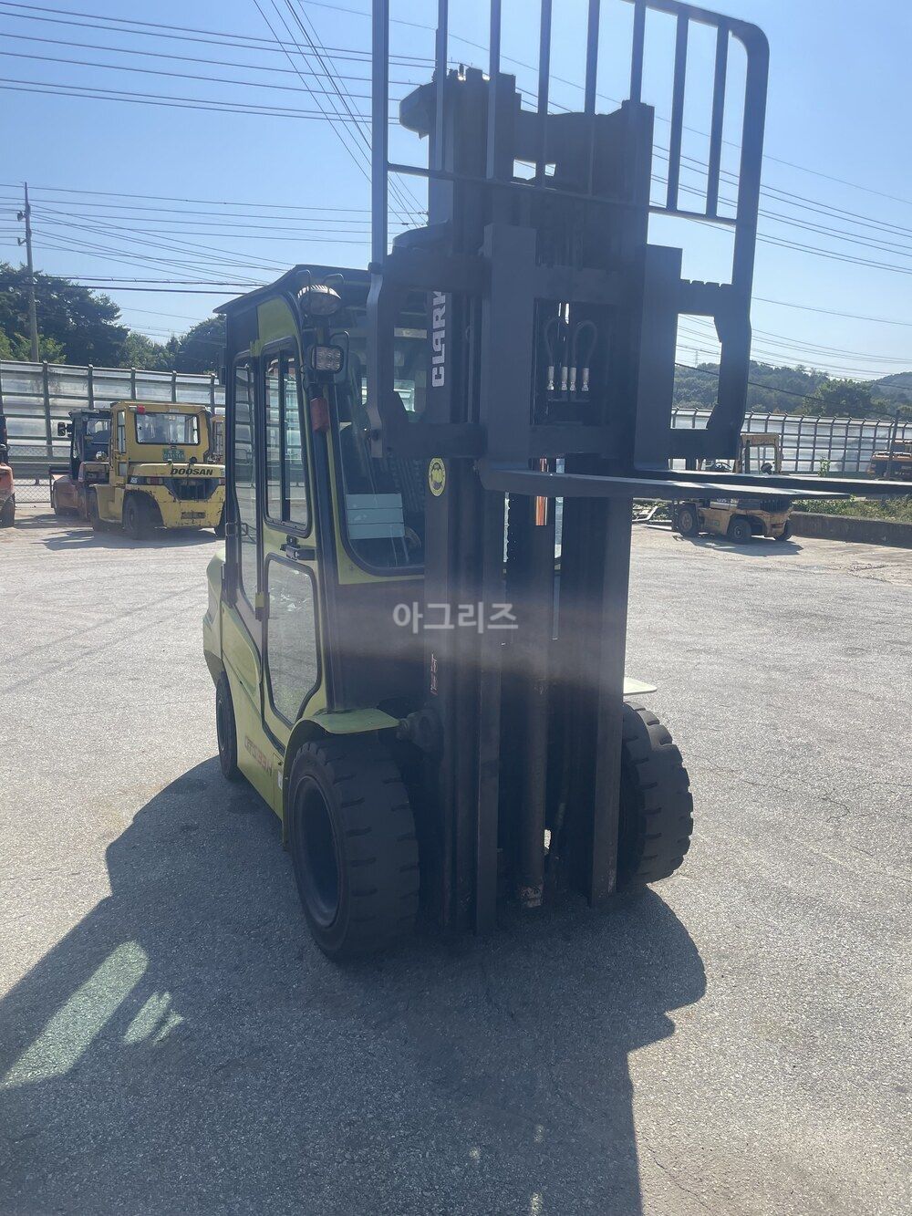삼성 지게차 GTS33H (3,3톤) 뒤우측면