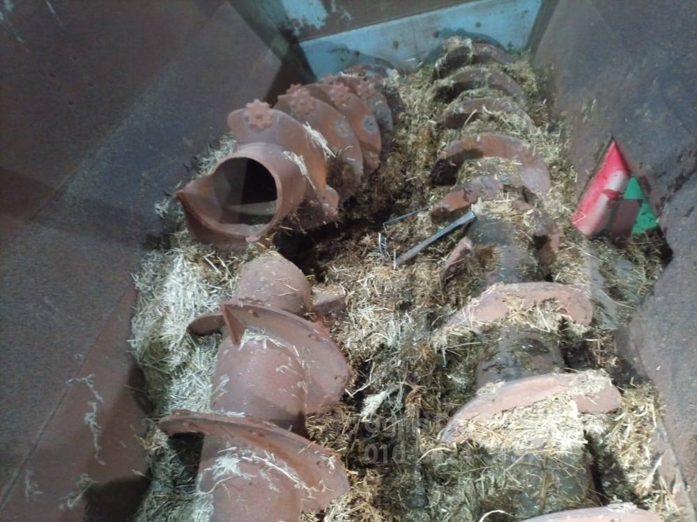  오거 스크류파이프재생수리 및 신규제작 모든회사 배합기의 스크류 제작수리  뒤우측면