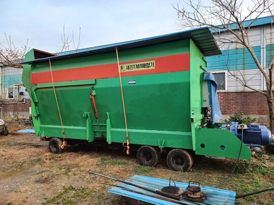  TMR사료배합기-22-25 감속기2개모터2개타입 