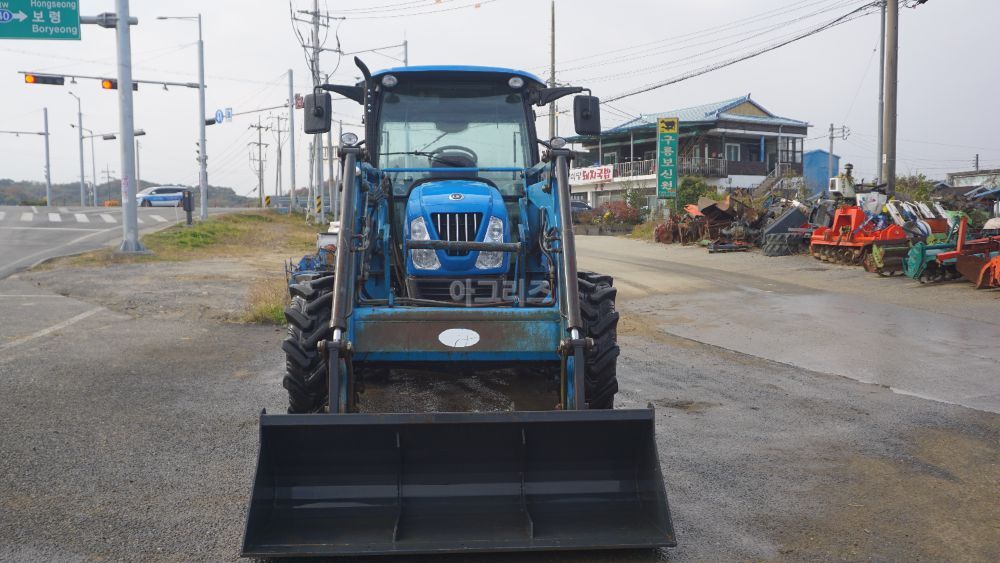 LS 트랙터 P7165 (72마력) 뒤우측면