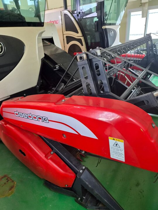 Daedong Combine Harvester DSF85 (보통형)