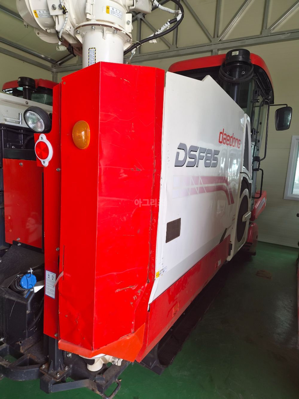 Daedong Combine Harvester DSF85 (보통형)