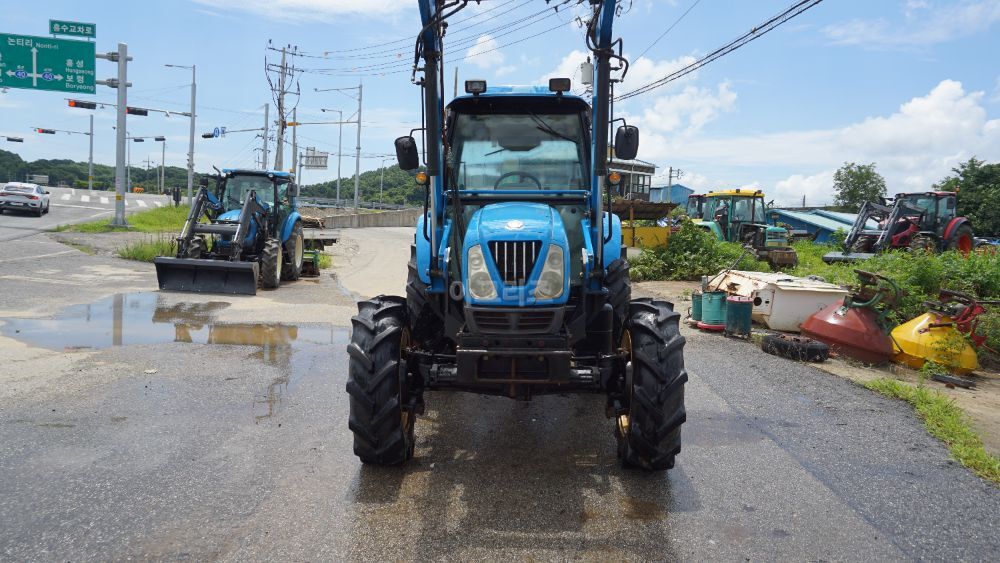 LS Tractor L7020 (75hp)
