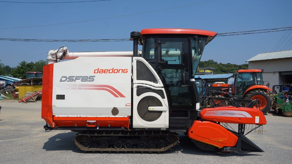 Daedong Combine Harvester DSF85 (보통형)