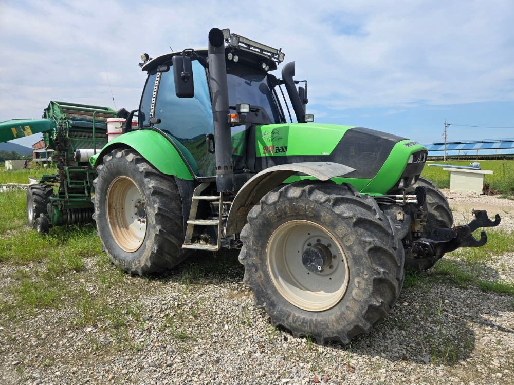  Tractor TTV610 (165hp) 뒤우측면