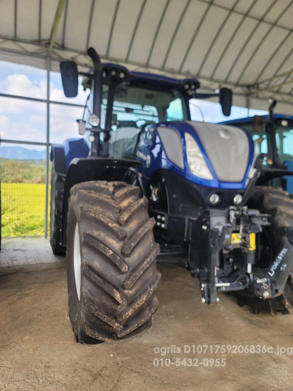 뉴홀랜드 트랙터 T7.260FT (215마력)