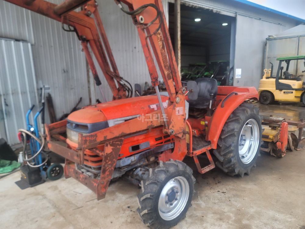 Daedong Tractor D300 (30hp)