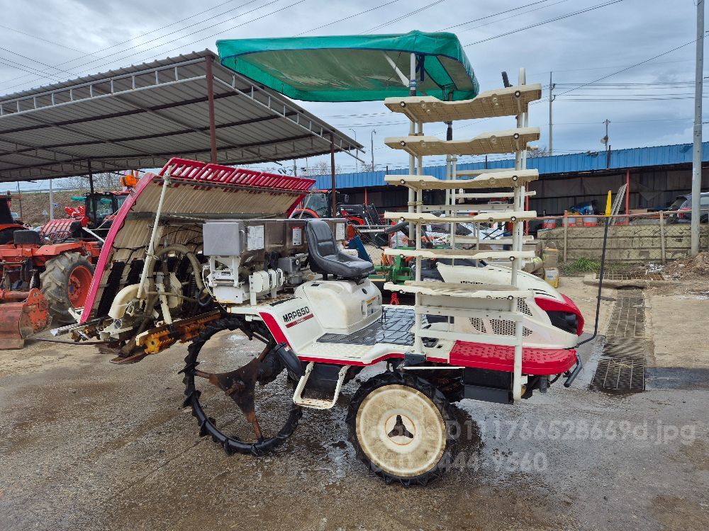 LS 이앙기 MRP65D (6조식) 뒤우측면