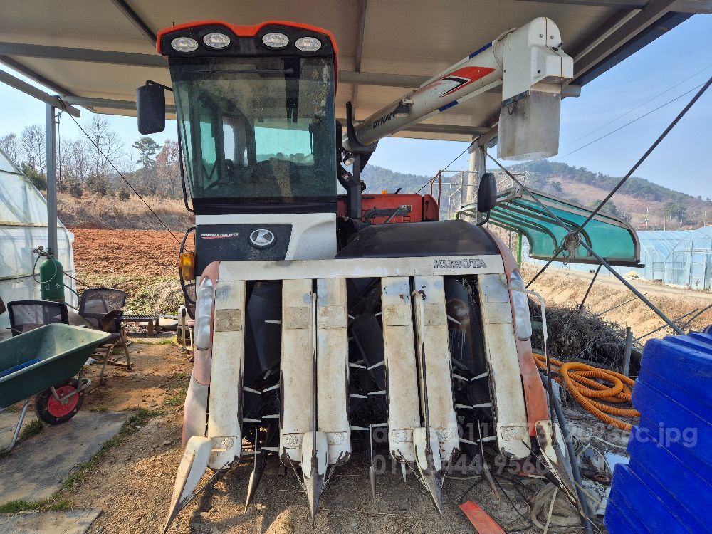 Kubota Combine Harvester ER112 (6Rows)