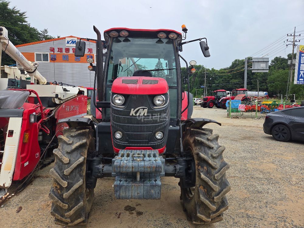 Kukje Tractor LUXEN1000 (100hp) 뒤우측면