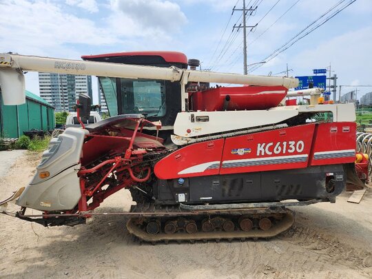 국제 콤바인 KC6130 (6조식)