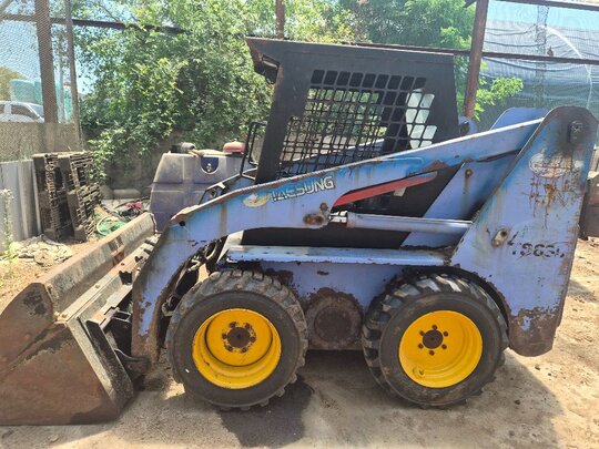  Skid steer loader TS630 