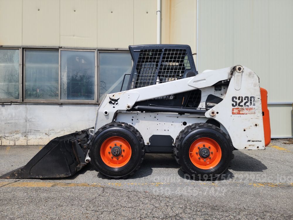BOB CAT 스키드로더 S220