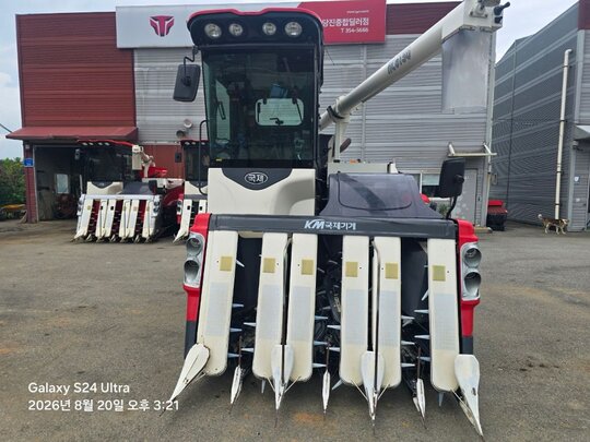국제 콤바인 KC6130 (6조식)