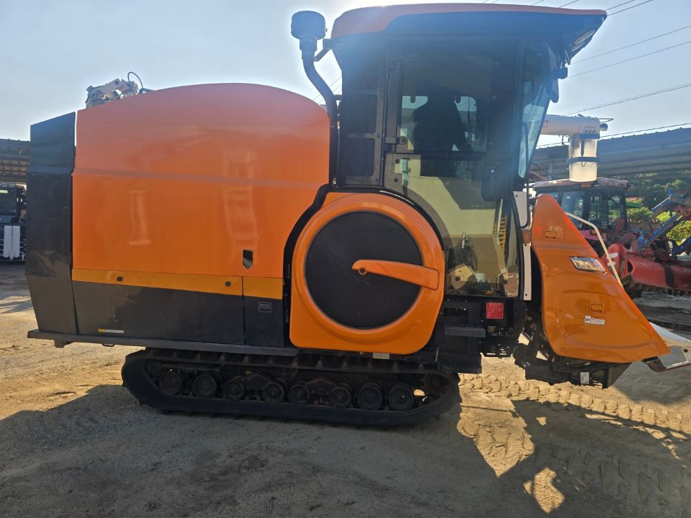TYM Combine Harvester CX6130 (6Rows) 뒤우측면