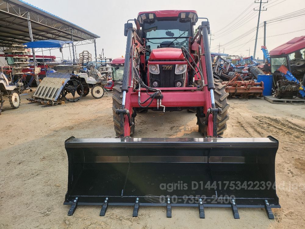 TYM 트랙터 TS96 (96마력) 뒤우측면