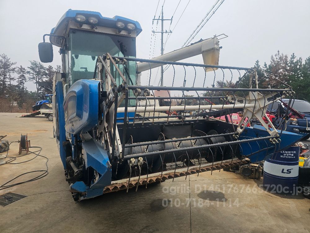 LS Combine Harvester GL850C 