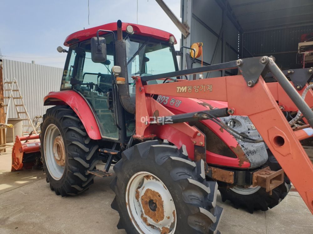 TYM Tractor T893 (89hp)