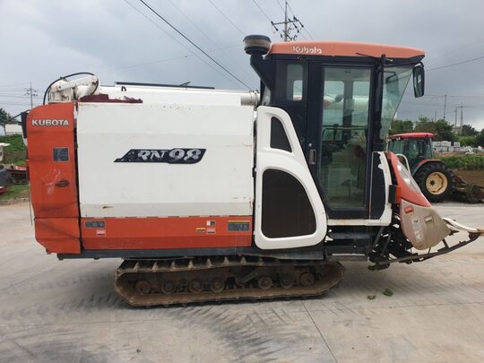 Kubota Combine Harvester ARN98 (6Rows)