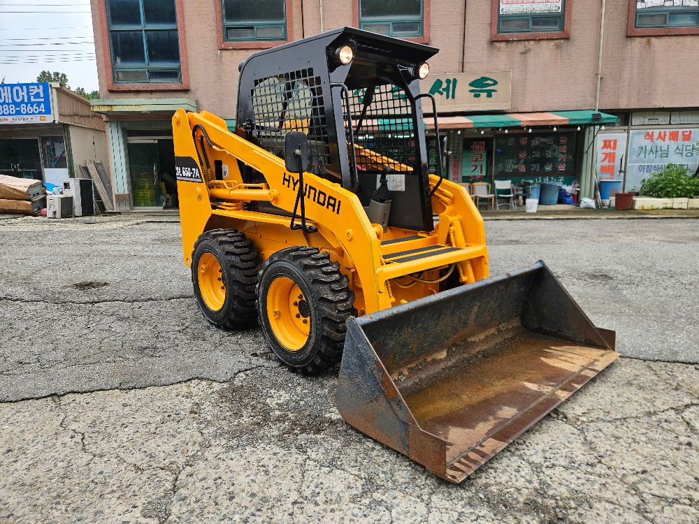 현대HYUNDAI 스키드로더 HSL650-7A 뒤우측면