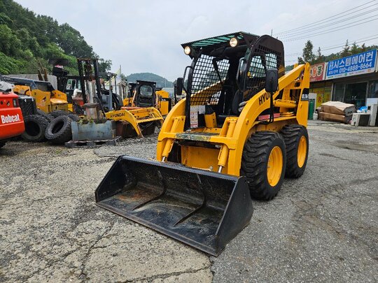 현대HYUNDAI 스키드로더 HSL550-7 앞좌측면