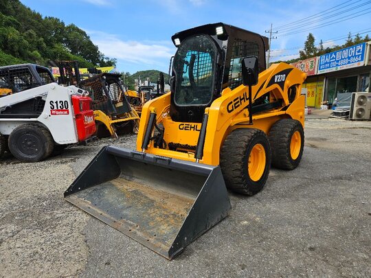  Skid steer loader V270 