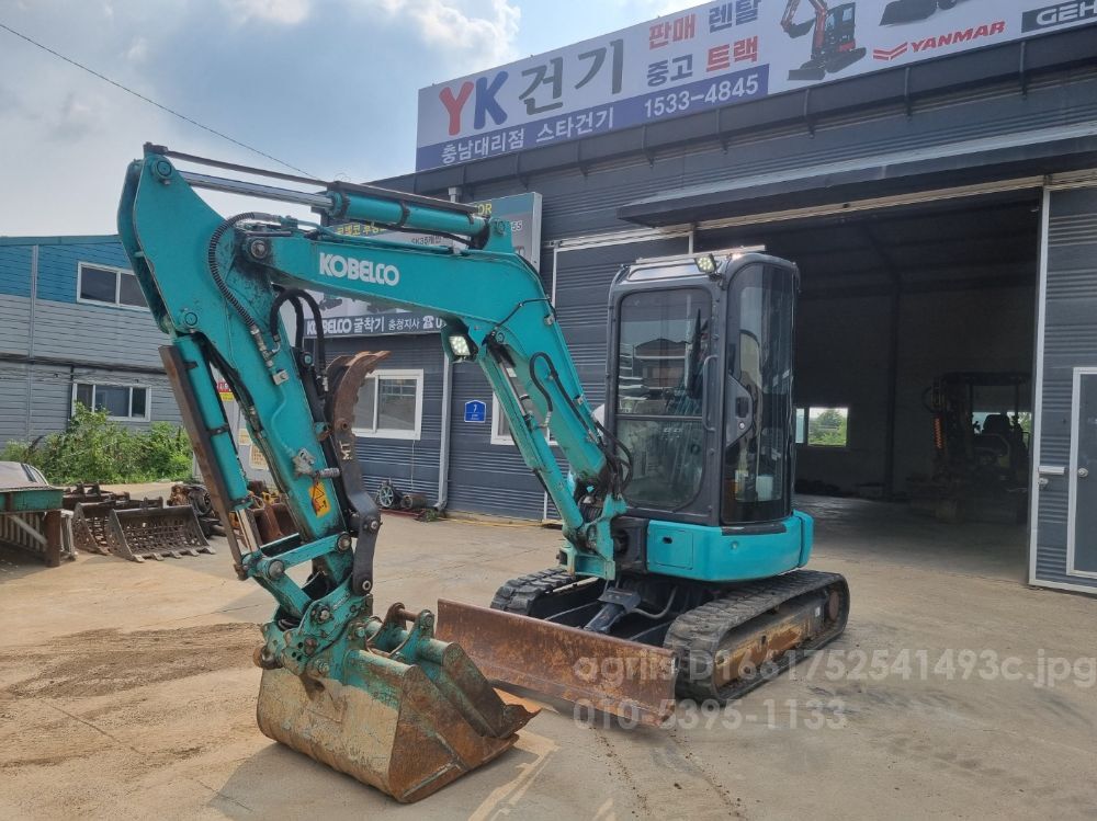 코벨코 SK35 캐빈형 굴삭기 SK35 캐빈형
