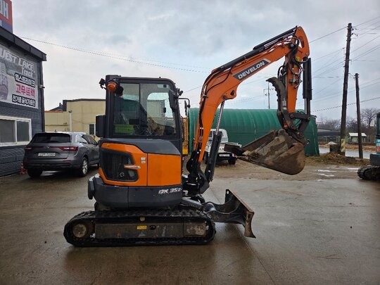  굴삭기 미니(포크레인) 두산 디벨론 DX35캐빈형 (3.5톤)