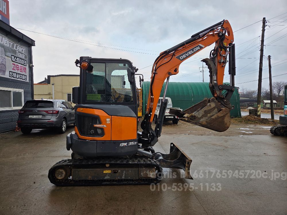 굴삭기 미니(포크레인) 두산 디벨론 DX35캐빈형 (3.5톤)