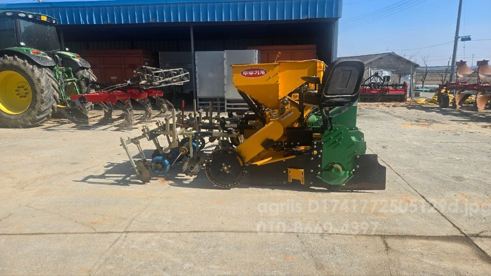 두루기계 감자 파종기 DRP-2000RN 뒤우측면