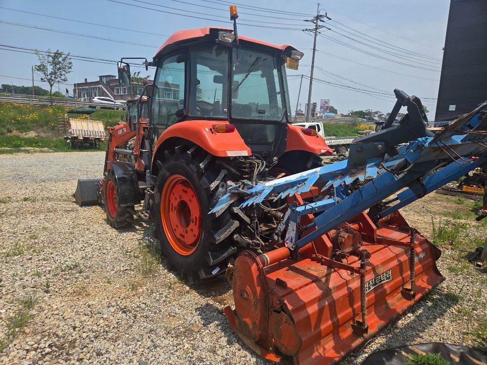  Tractor MR607 (63hp) 뒤우측면