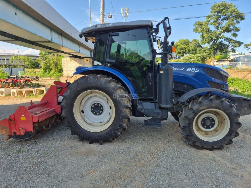 TYM 트랙터 TJV985V (101마력) 뒤우측면
