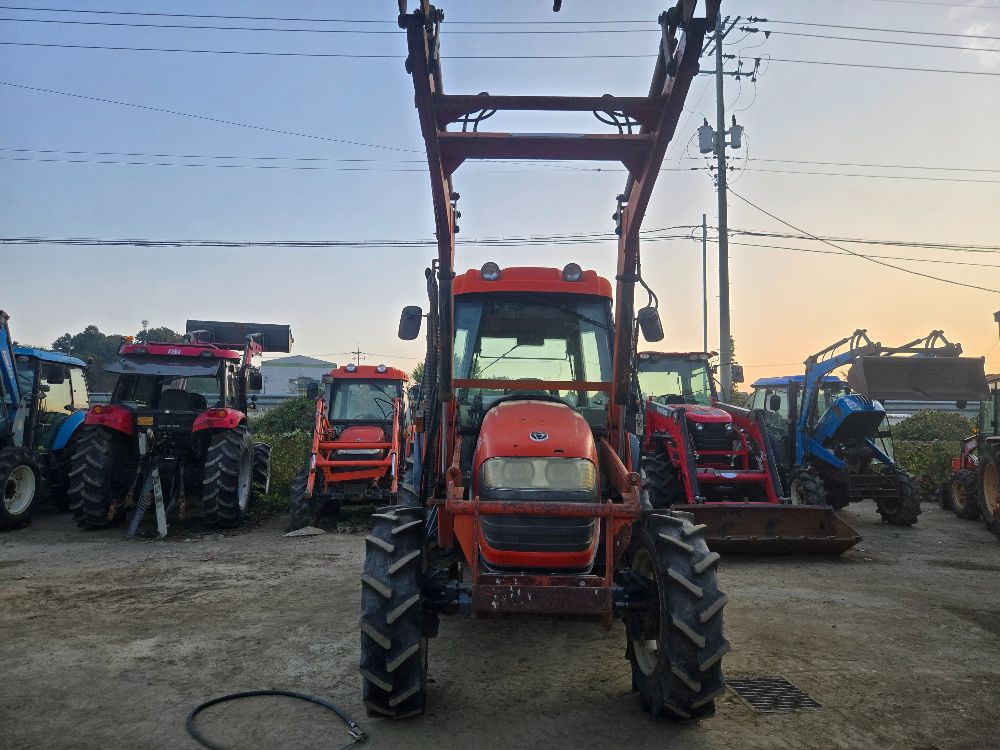 Daedong Tractor D851 (85hp)