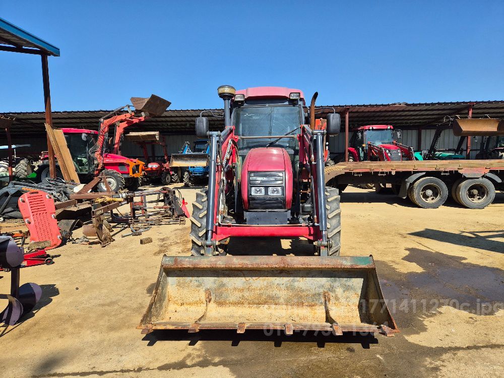 TYM Tractor T720 (72hp)