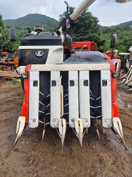 Kubota Combine Harvester ER575K (5Rows)
