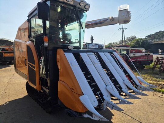 TYM 콤바인 HJ6135V (6조식)