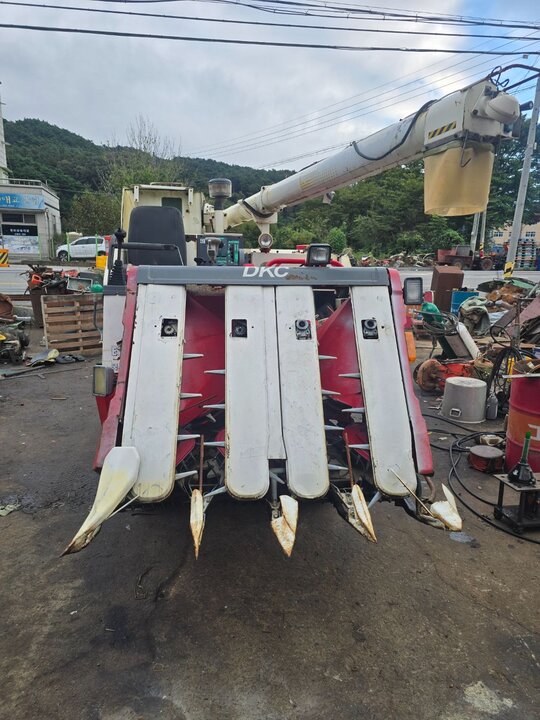 국제 콤바인 DKC685 (4조식)