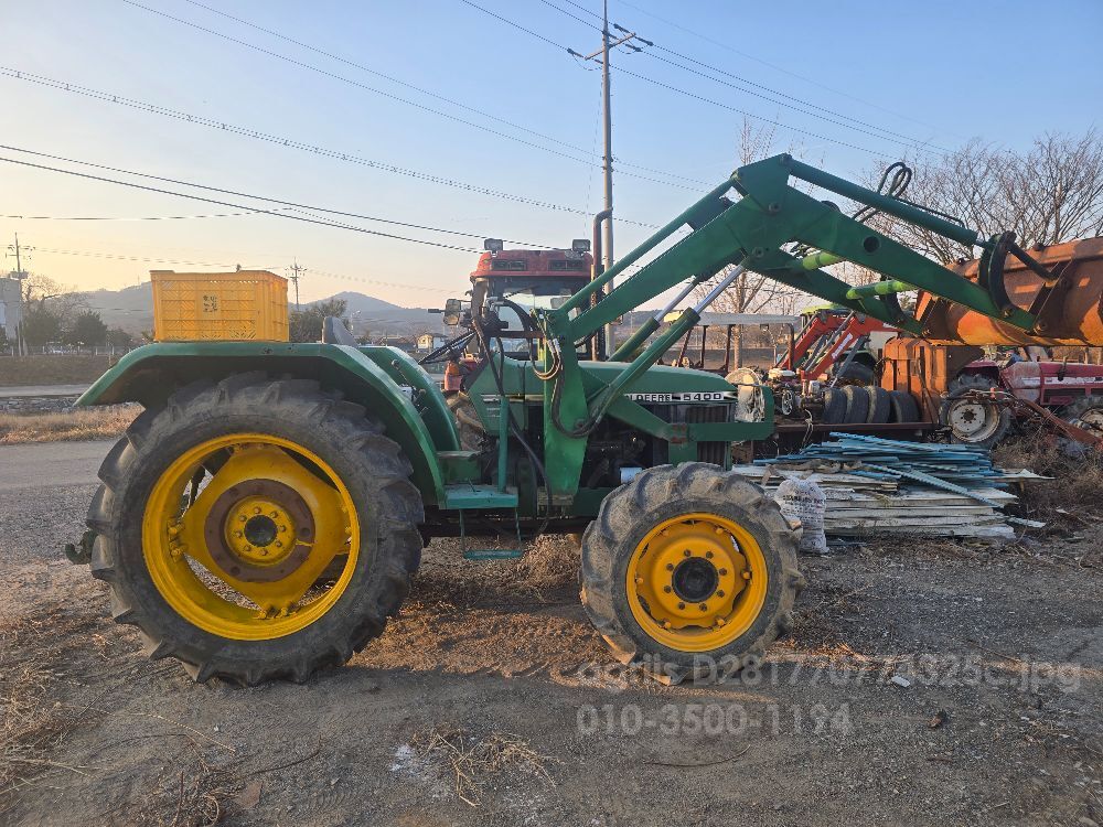 JohnDeere Tractor 5400 (68hp)