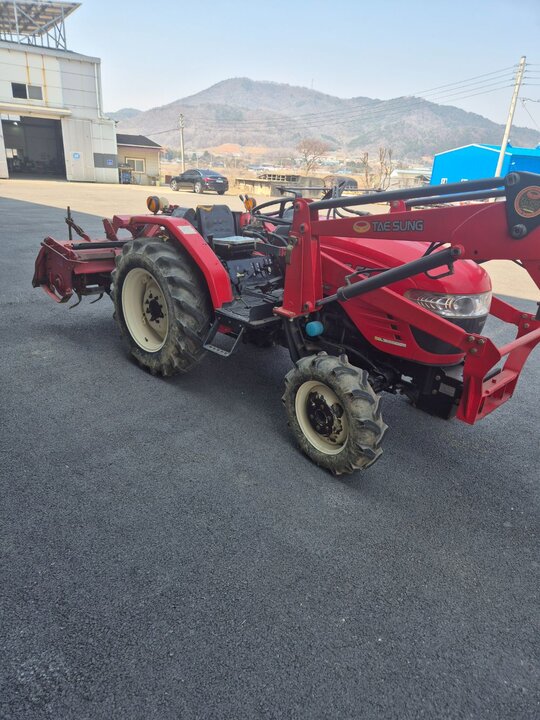 국제 트랙터 DYNAQ550 (55마력)