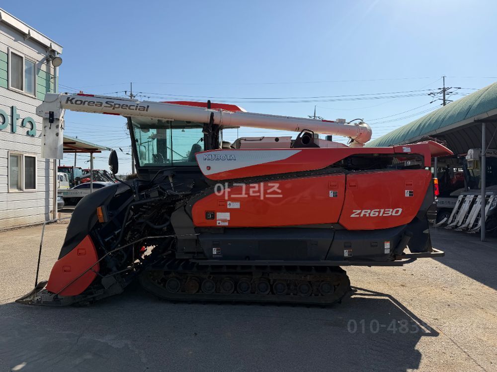 구보다 콤바인 ZR6130 (6조식) 뒤우측면