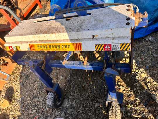 대신 땅속작물수확기(고구마,감자 외) DSA-700TS