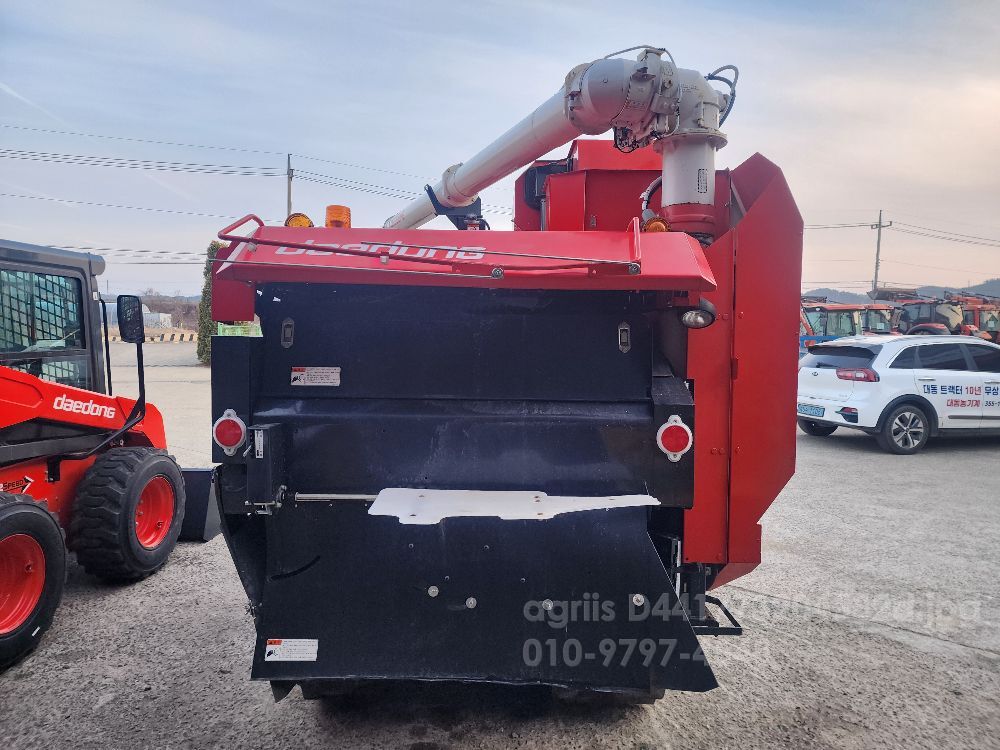 대동 콤바인 DXM73GF5 (4조식) 뒤우측면