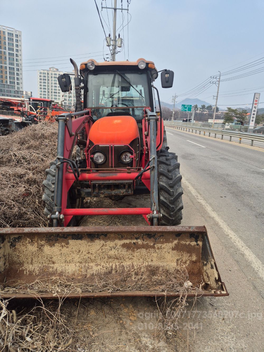 국제 트랙터 8205 (82마력)