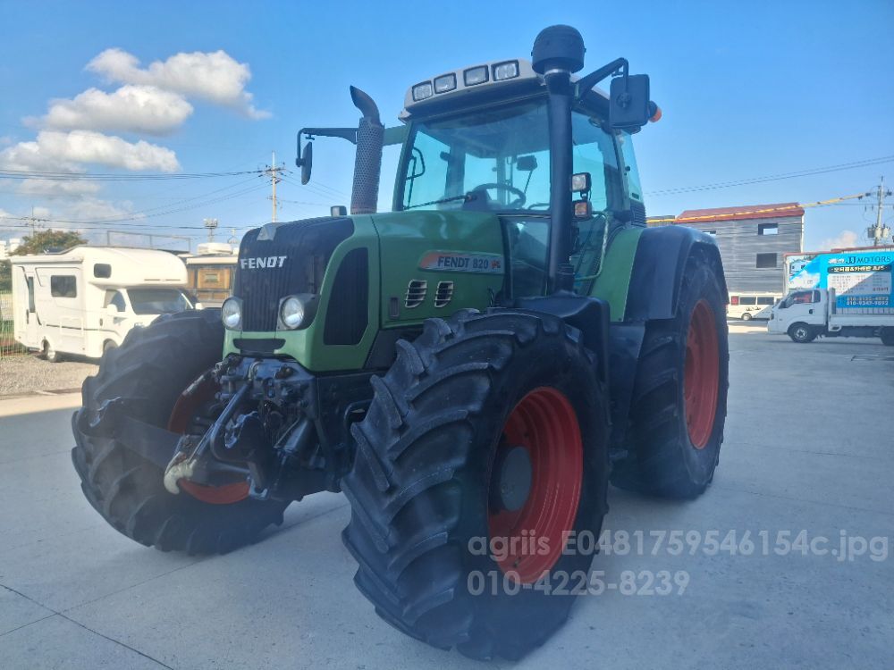 FENDT 82 트랙터 FENDT820 (200마력)