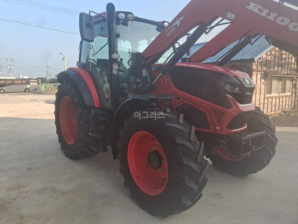 대동 트랙터 HX1400 (142마력) 뒤우측면