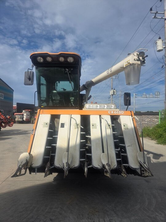 TYM Combine Harvester CX6130 (6Rows)