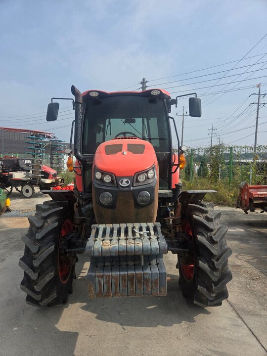 Kubota Tractor MR807 (87hp)
